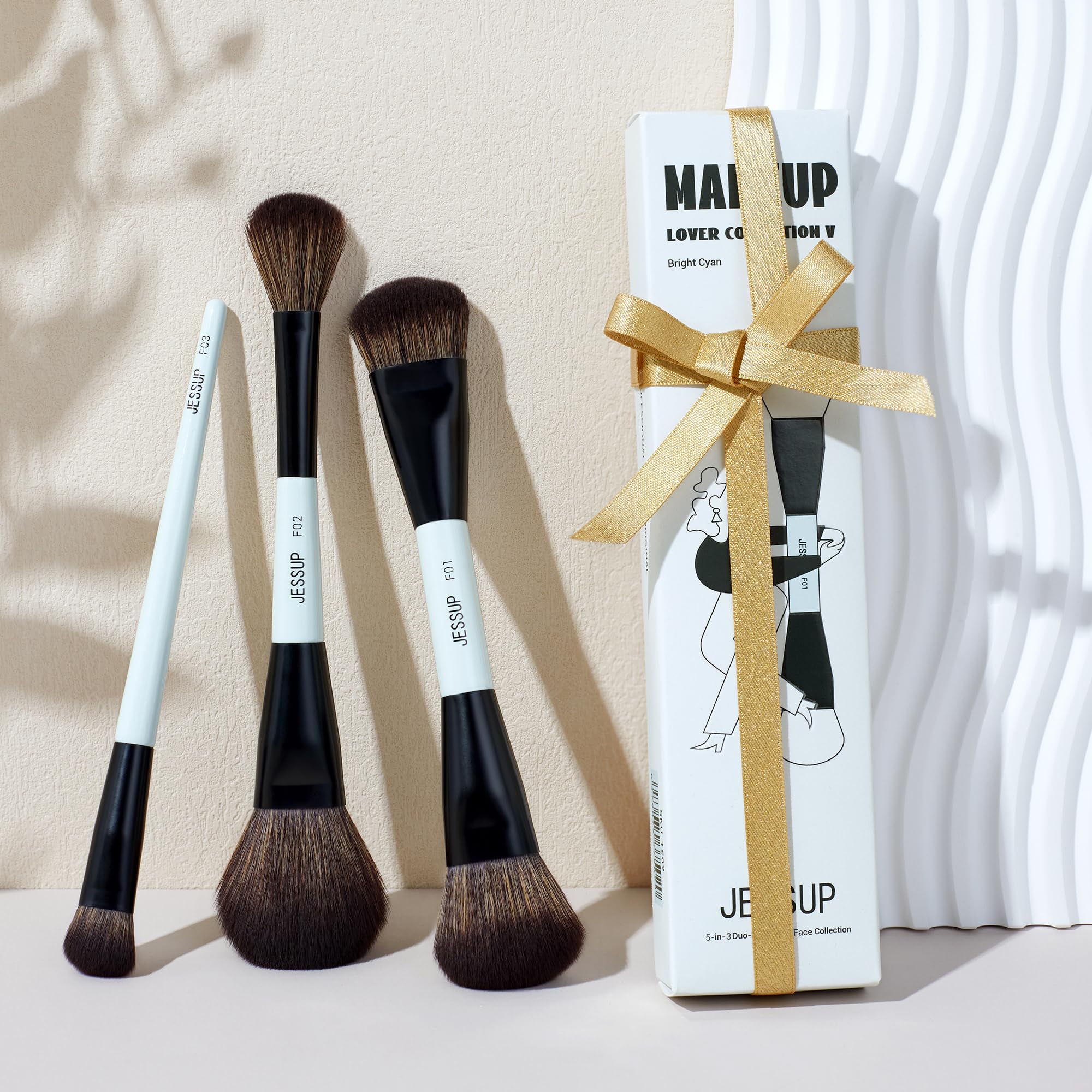 Jessup ultra-soft synthetic bristles, gentle on skin for comfortable daily makeup application.