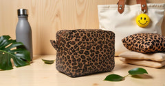JIU HONG CHAO leopard canvas close-up showing durable waterproof material