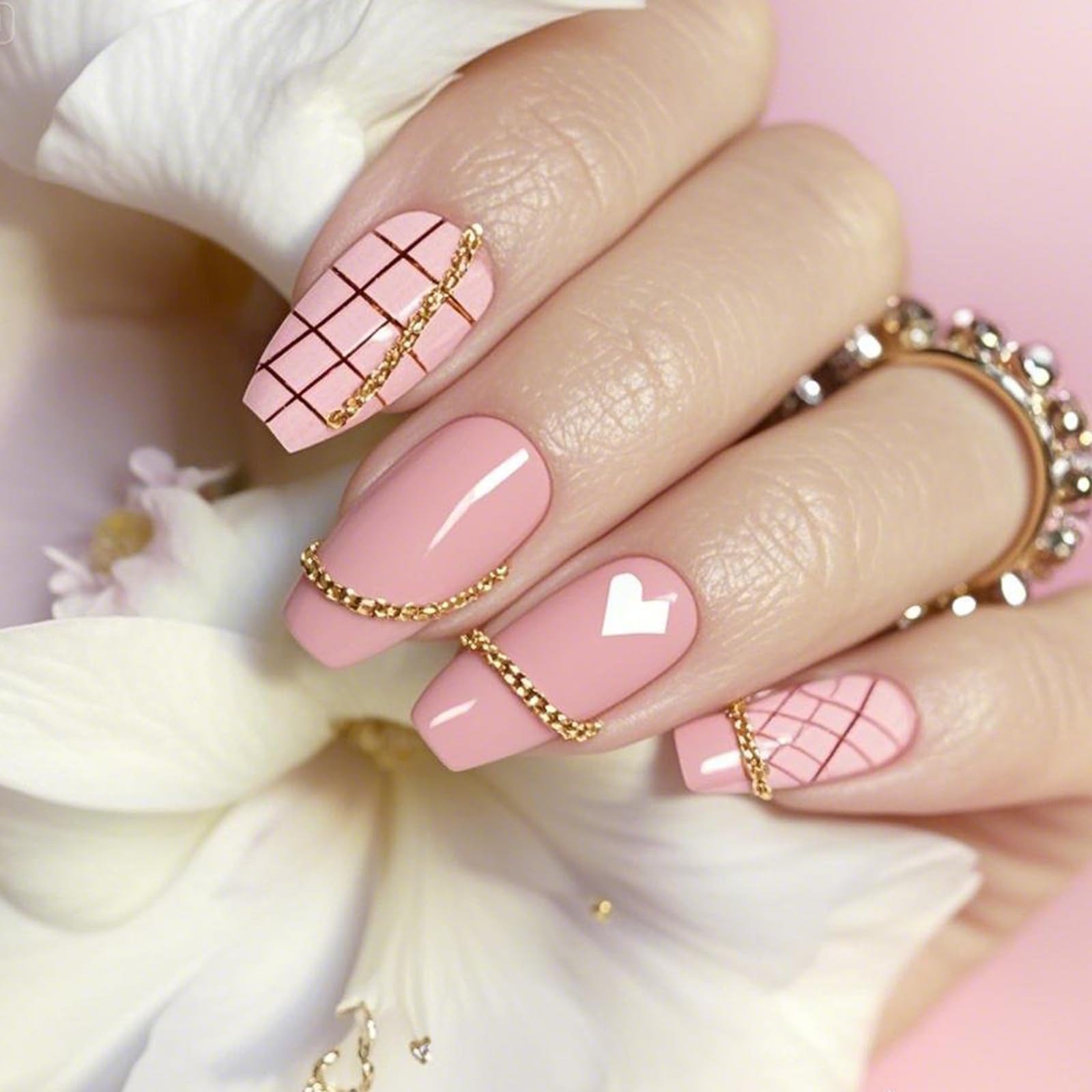 JIYIN nail chains applied and cured under nail light for secure set