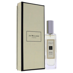 Jo Malone Orange Blossom top note Clementine Flower creates sparkling opening.