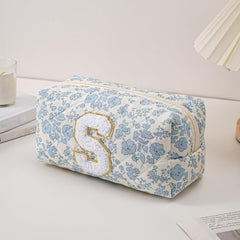 JOVAKIT makeup bag with durable zipper keeps brushes and lipstick secure.