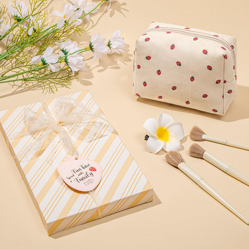 Joyliss jewelry box and accessories—sparkling pieces for playful styling