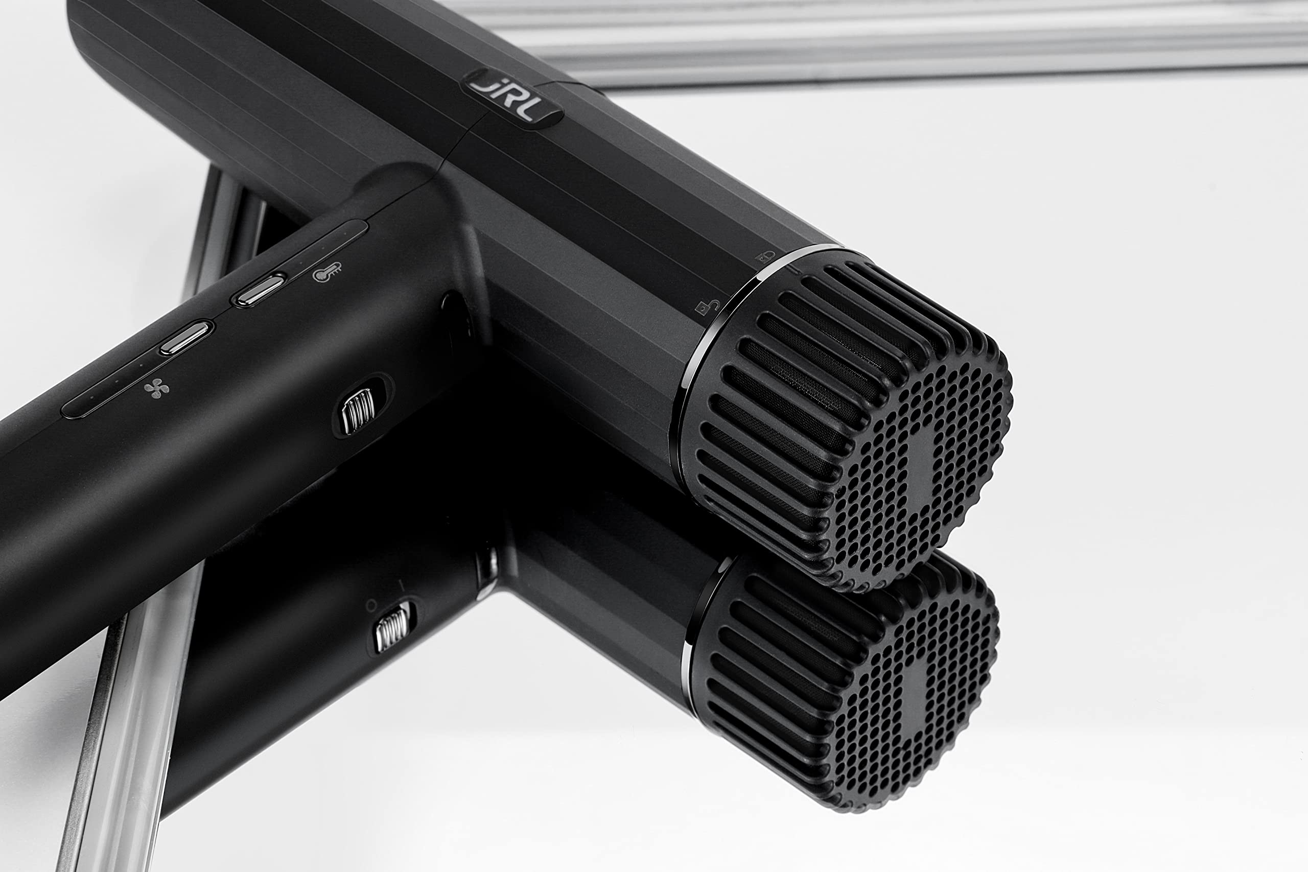 JRL Forte Pro Dryer features a washable filter to protect the motor.