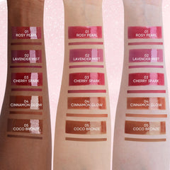 JUDYDOLL plumping oil gloss close-up highlights instant volume and high shine.