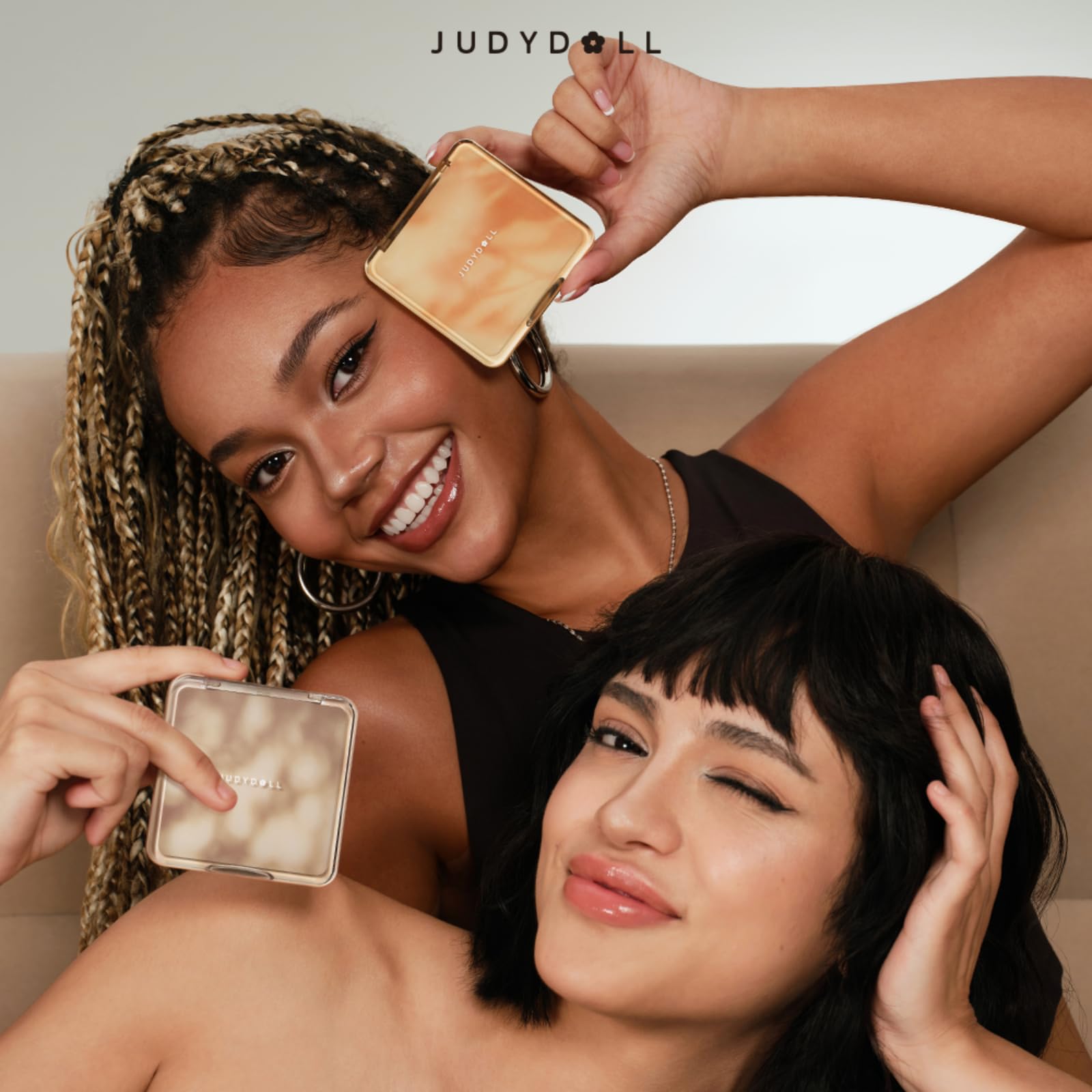 JUDYDOLL travel-friendly palette shown in purse-friendly packaging for busy days.