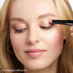 Julep Eyeshadow 101 built-in smudger enables quick blending without brushes.