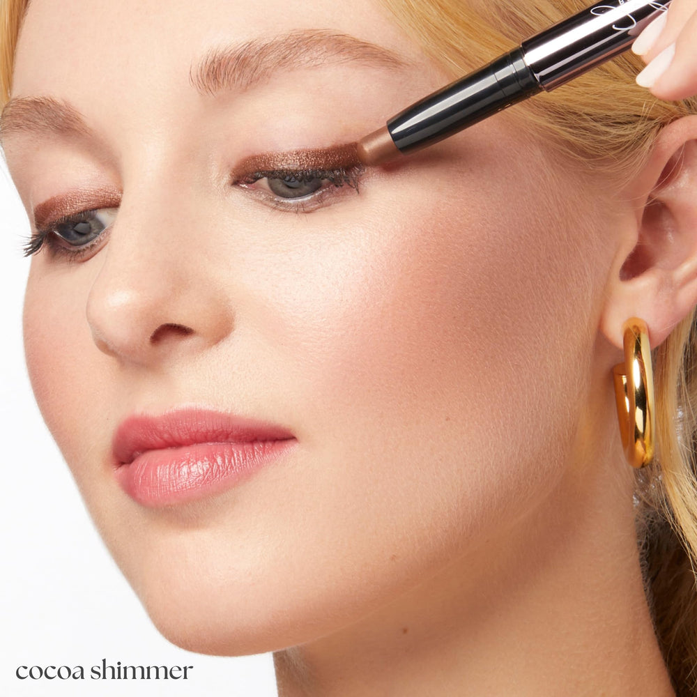 Julep Eyeshadow 101 creme-to-powder finish highlights waterproof, crease-proof wear