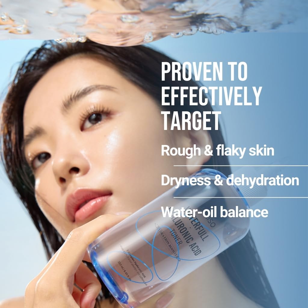 Cotton pad with JUMISO Waterfull Toner for refreshing skin prep.