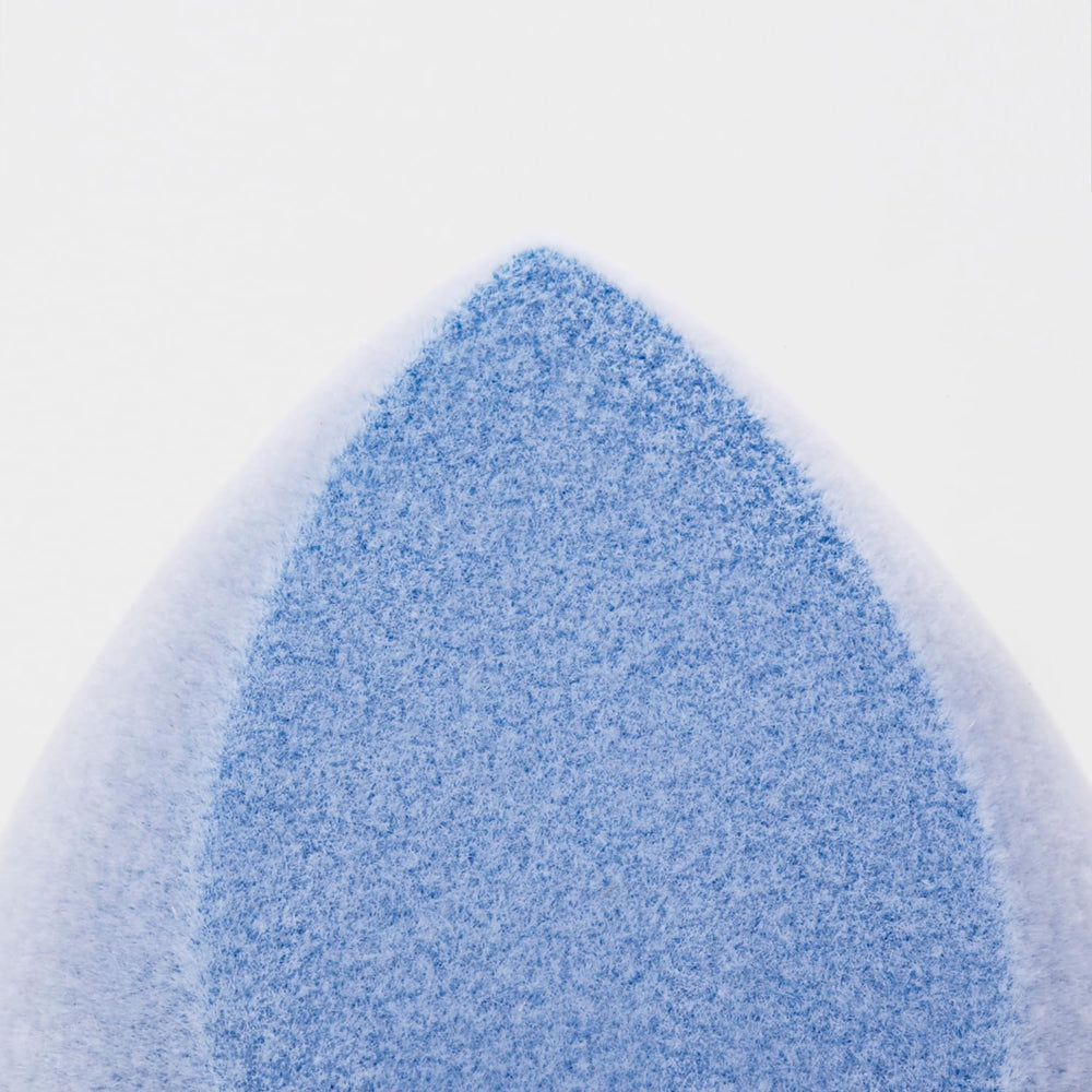 JUNO & Co finished makeup look with sponge demonstrates airbrushed finish in real-world use.