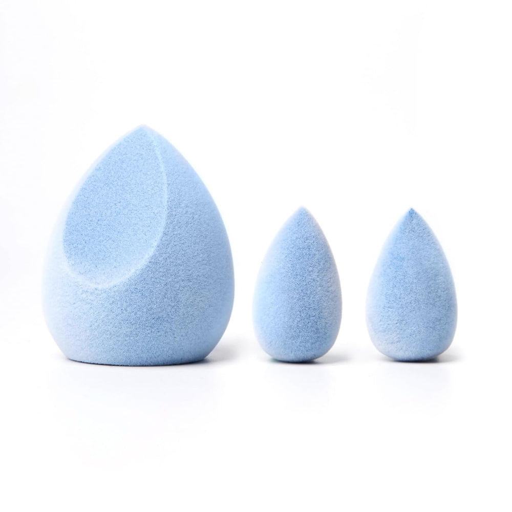 JUNO & Co. Microfiber Sponge closeup highlighting ultra-soft fibers for flawless foundation blending.