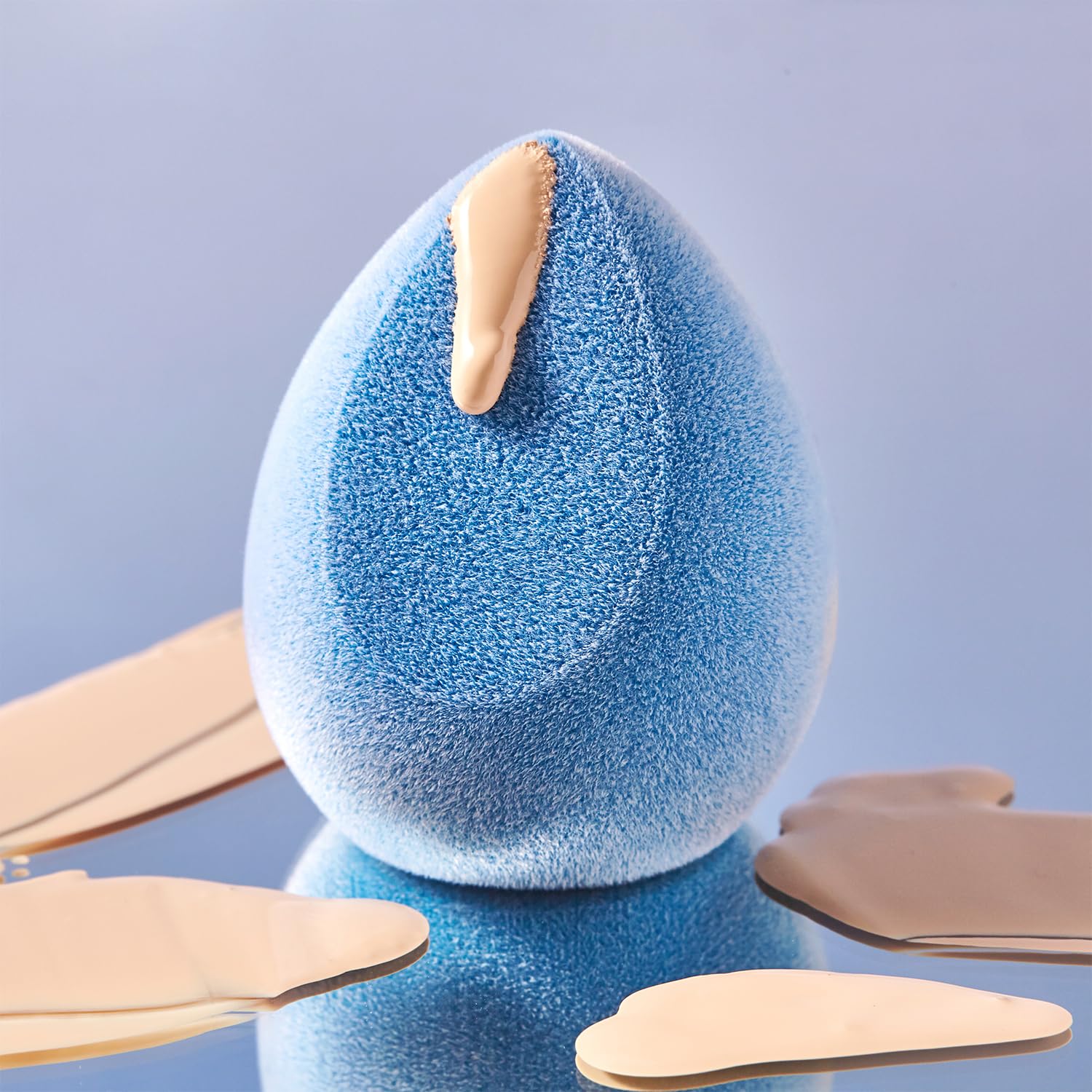 JUNO & Co Sponge wet-use for liquid makeup and seamless blending.