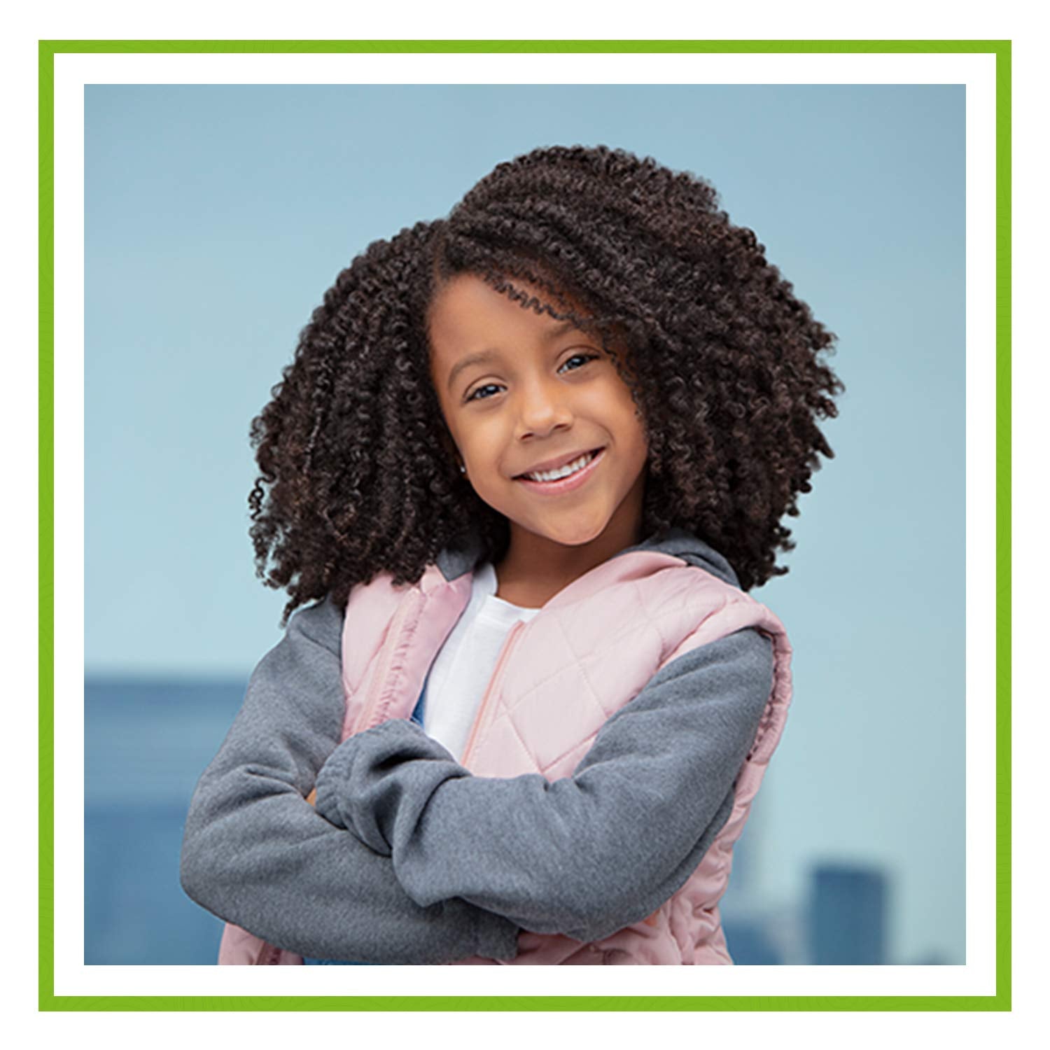 Before-and-after curl peace visuals show detangled, smooth curls.