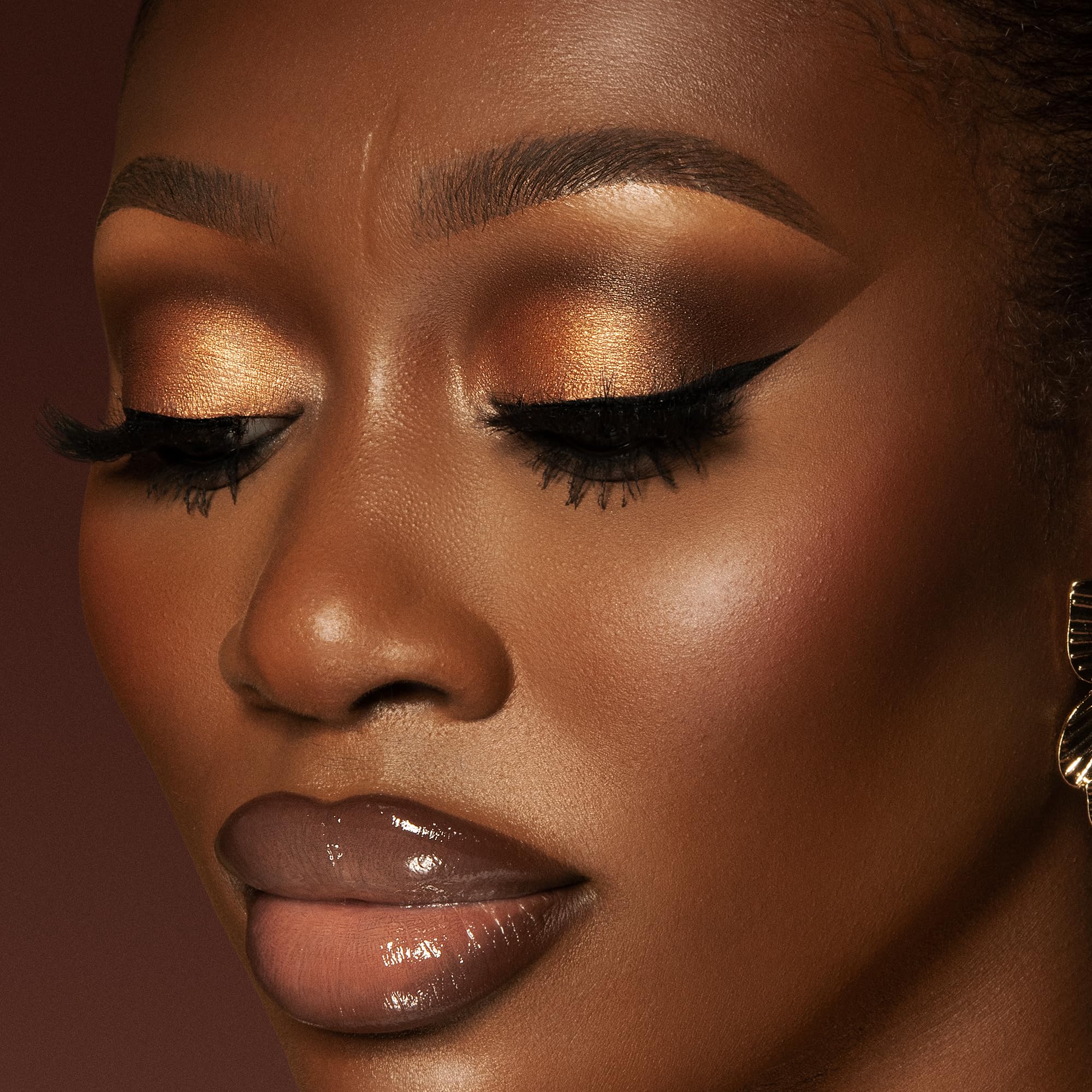 Juvia's Place Coffee Shop palette dark chocolate shade creates rich crease definition.