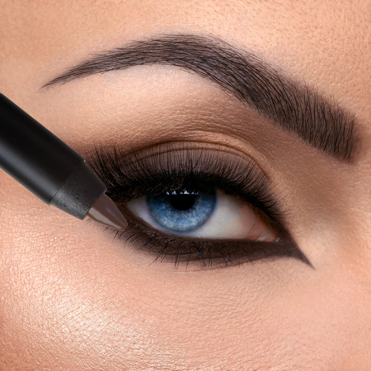 K7L Dark Brown Eyeliner packaging shows travel-friendly design.