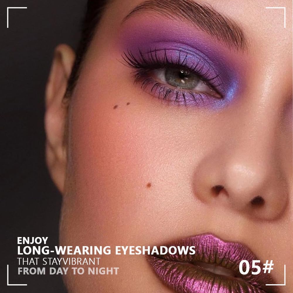 Kaely Powder Eyeshadow Quad velvety blendable texture for seamless looks