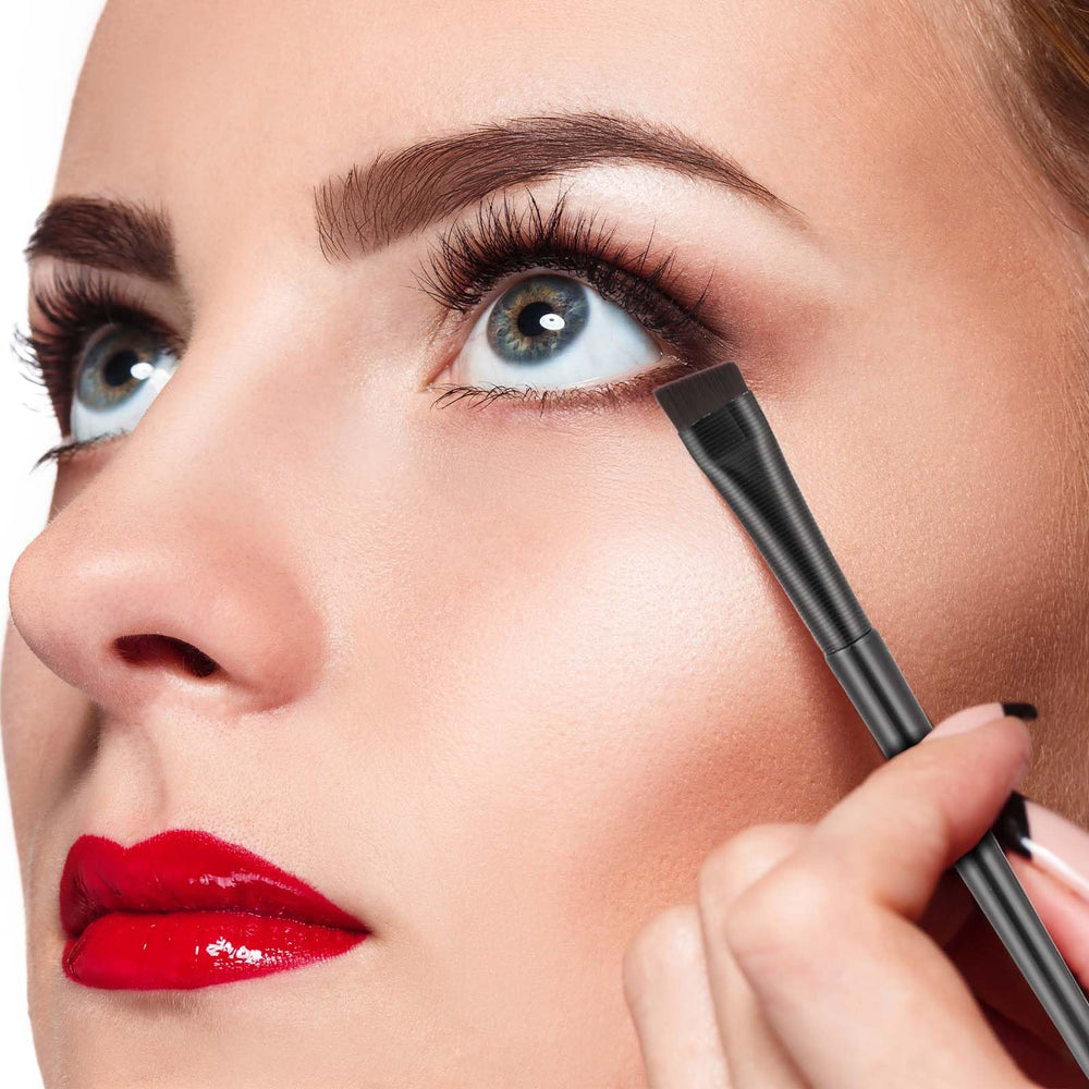 Kalione multi-use brush suits eyeshadow, brows, and liner for versatile looks