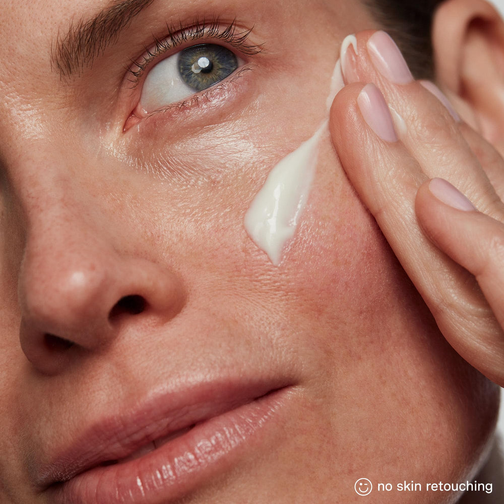 Kate Somerville Oil Free Moisturizer absorbing quickly for non-greasy look