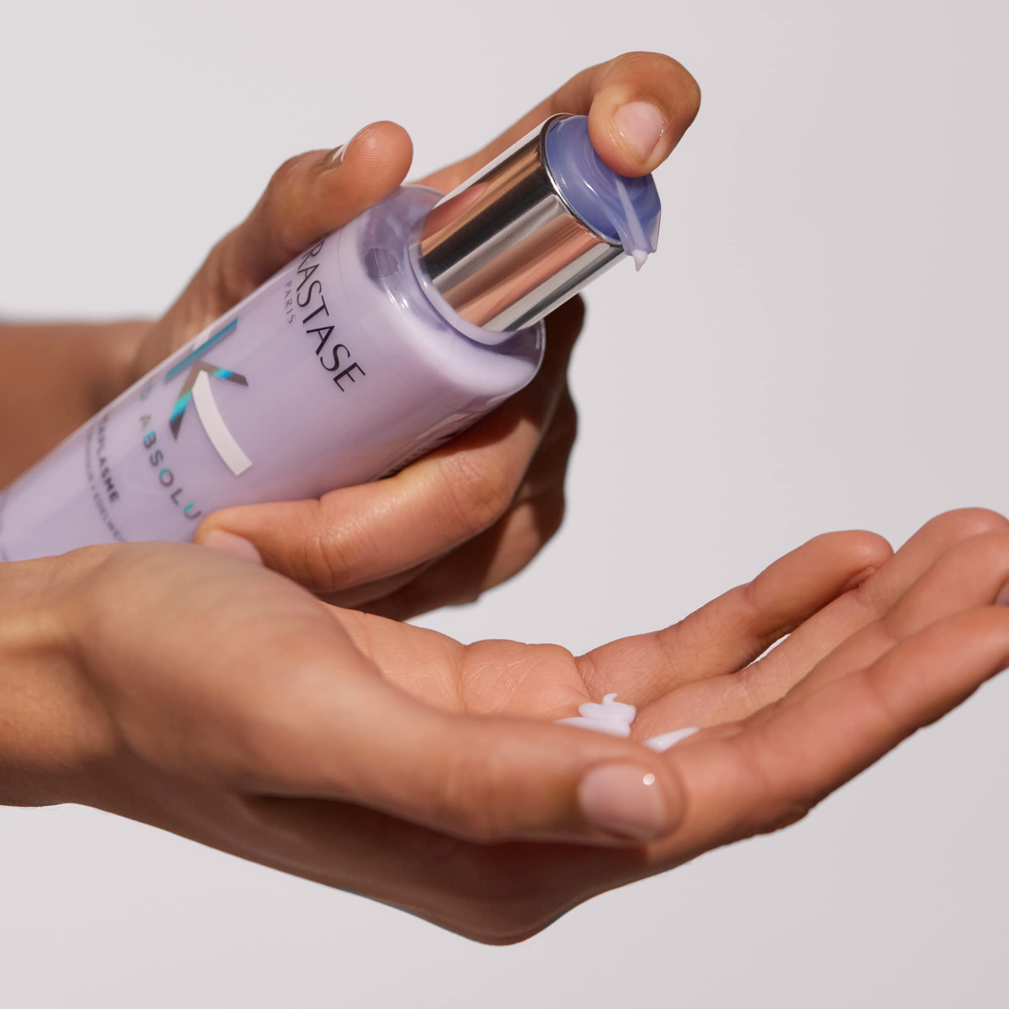 Root-to-tip distribution shows even nourishment along lengths with Blond Absolu