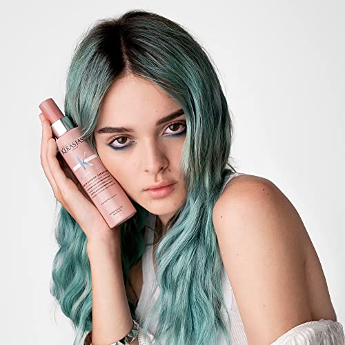 KÉRASTASE Chroma Absolu serum reducing frizz for sleek style results.