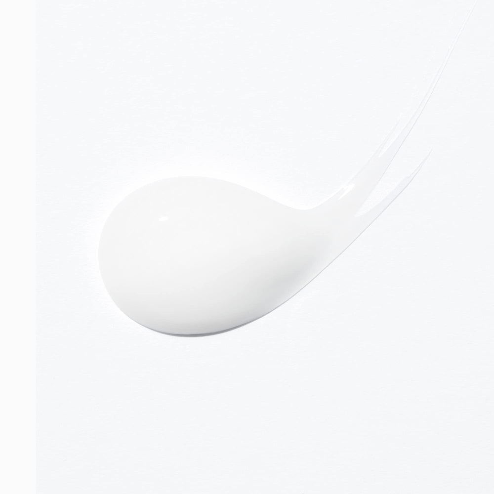 Kérastase Curl Manifesto Gelee Contour twists defined curls during styling.