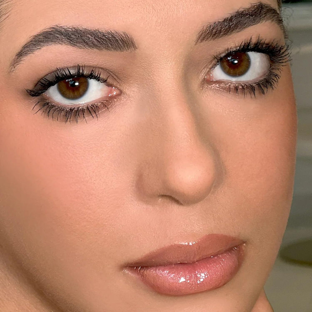 Kevyn Aucoin Volume Mascara demonstrates water-resistant, smudge-free wear