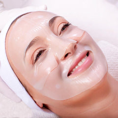 Kewhunt Hydrogel mask application demonstrating smoothing hydration