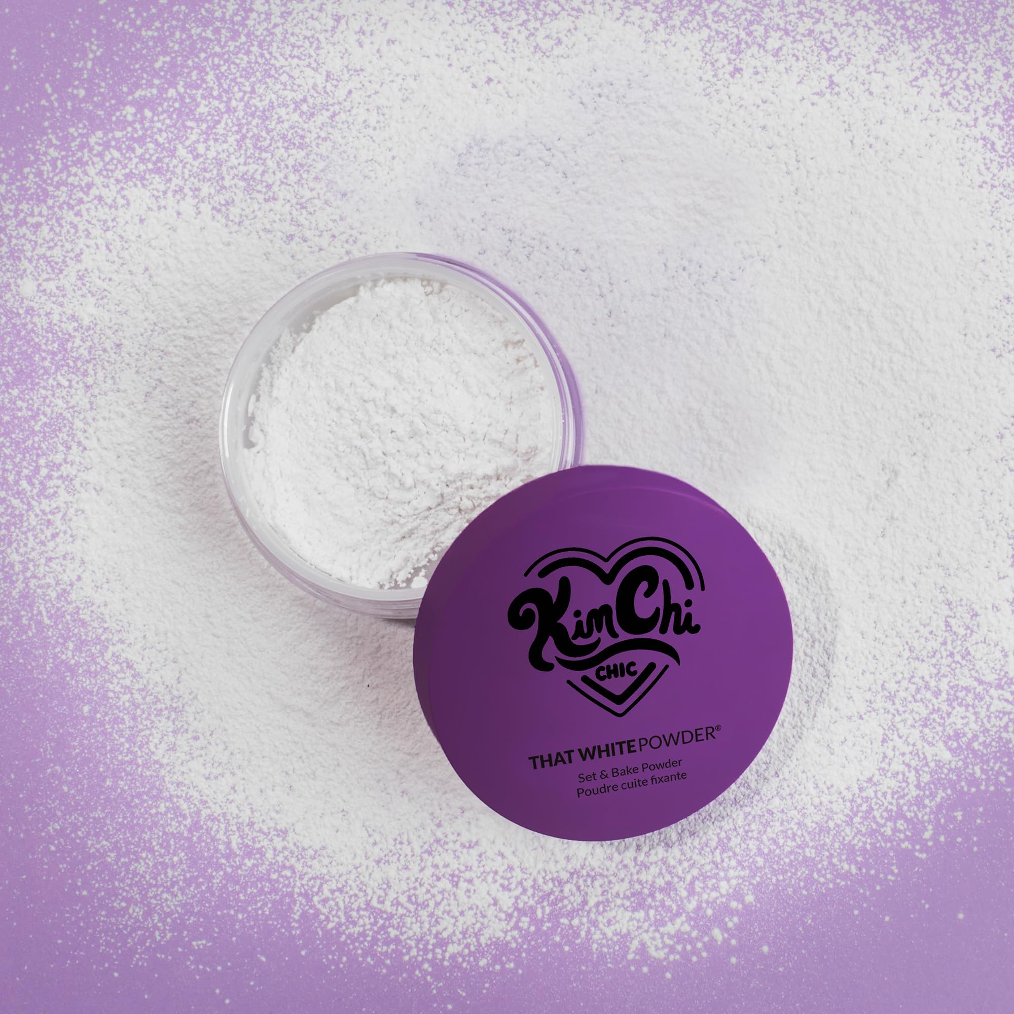 Kimchi Chic WhitePowder Set application on skin illustrating oil absorption and shine control.