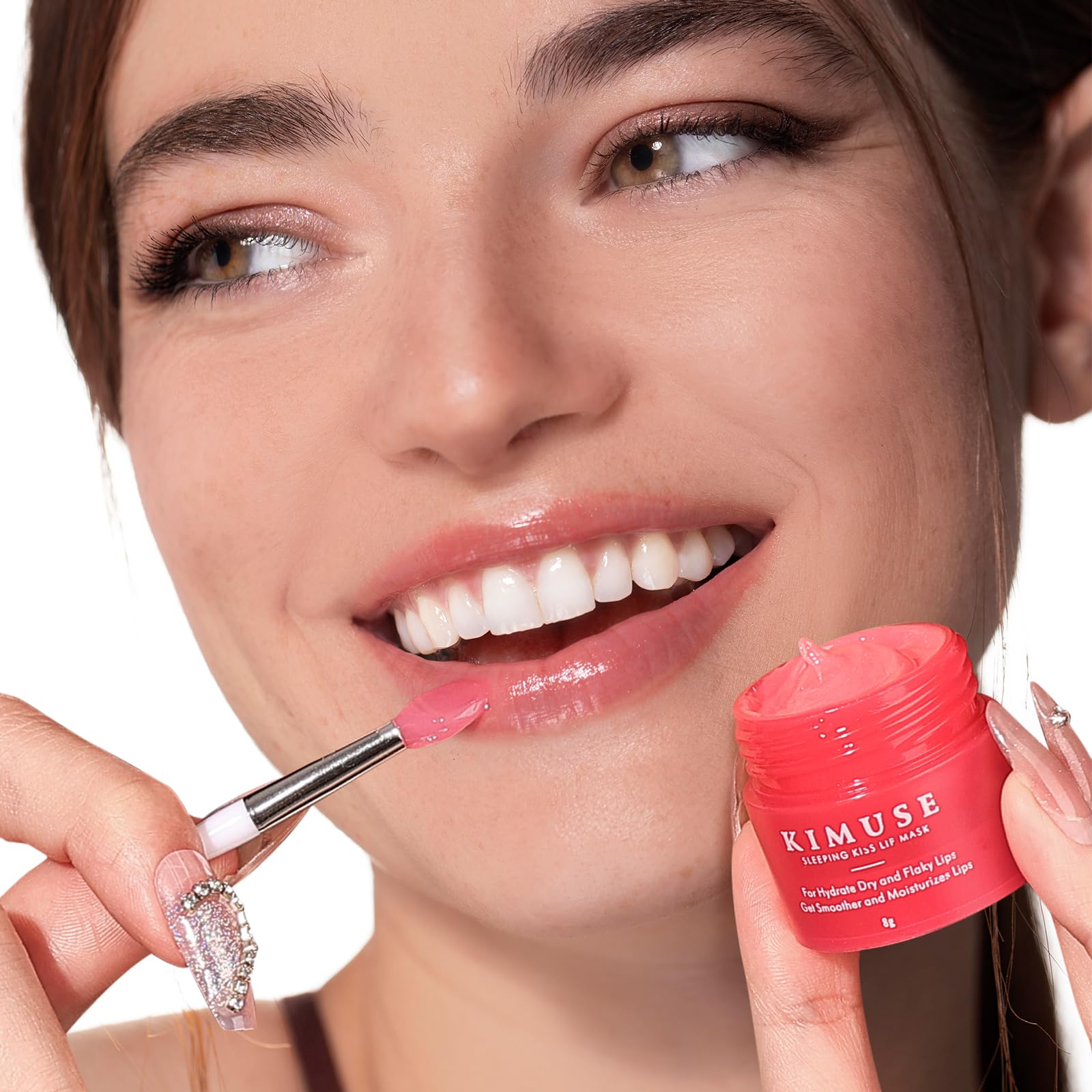 KIMUSE makeup adhesion improves as lips are treated by the mask.
