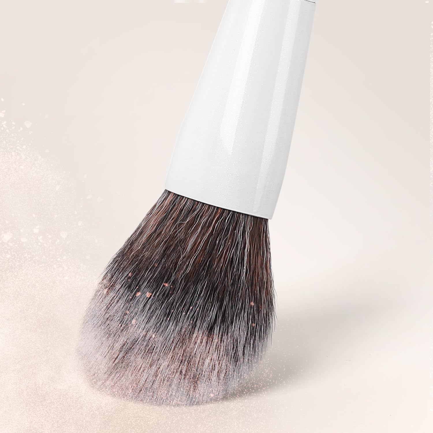 KINGMAS medium concealer brush helps pinpoint coverage for under eyes and blemishes