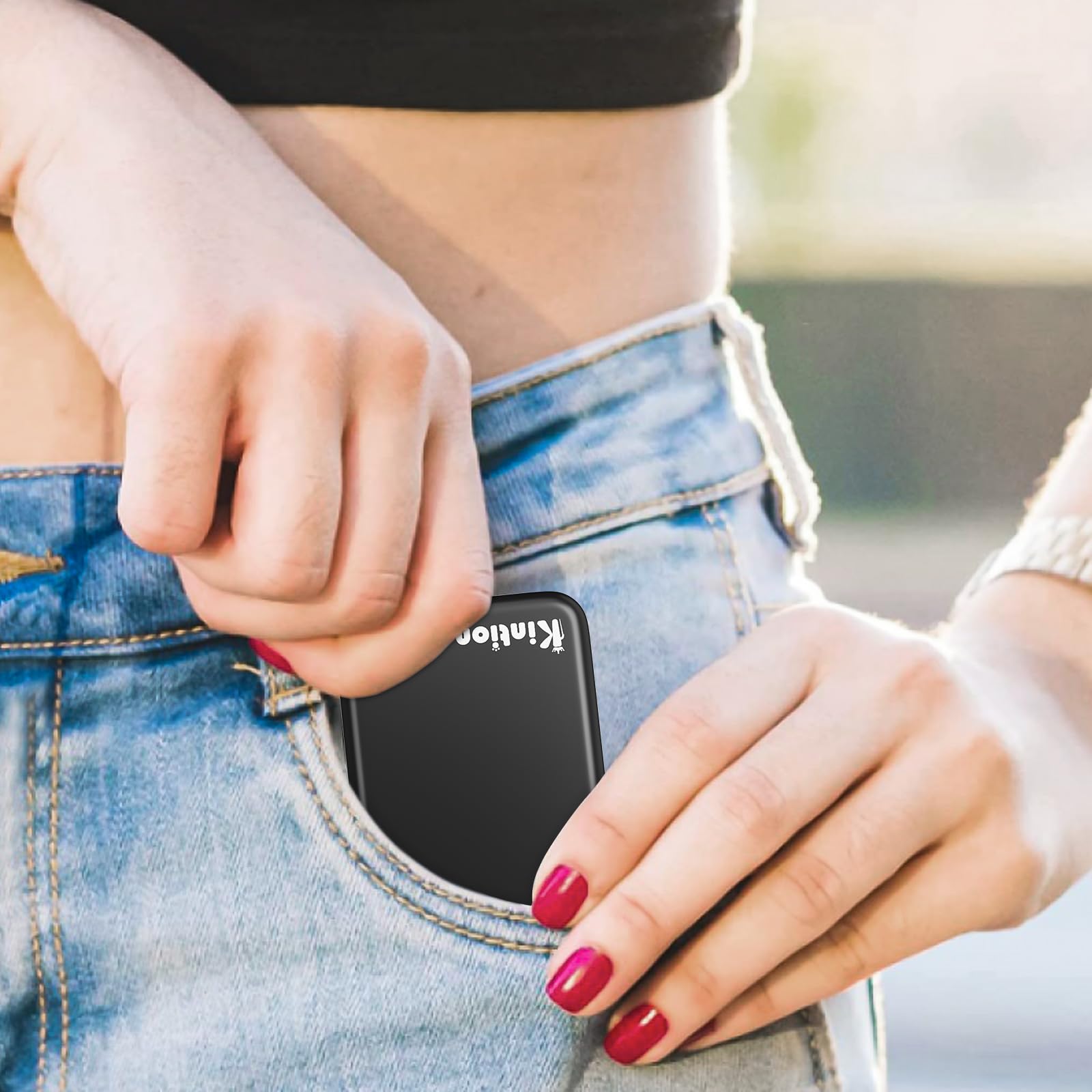 Kintion pocket mirror magnetic switch enables easy open and secure hold.