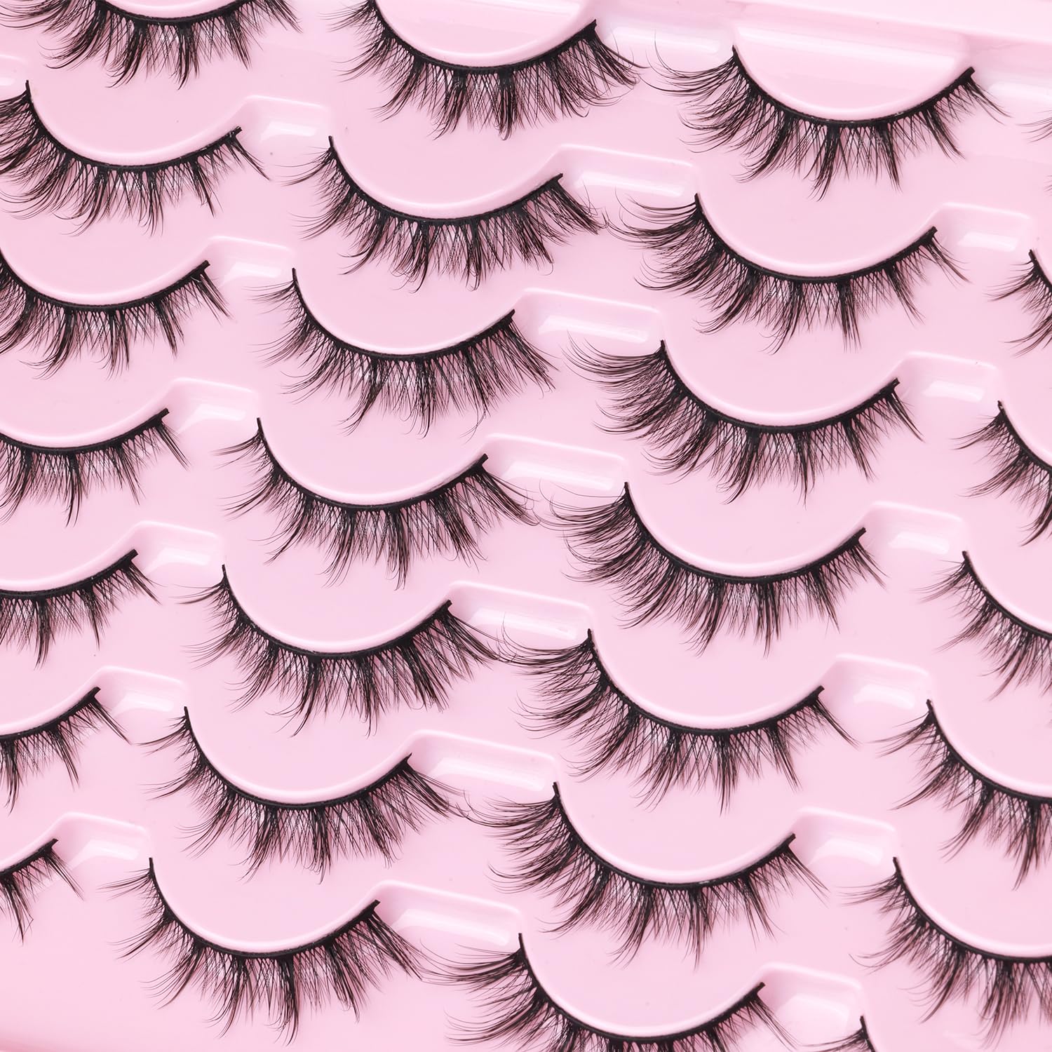 Kiromiro cat-eye design lashes widen eyes with outer corner emphasis.