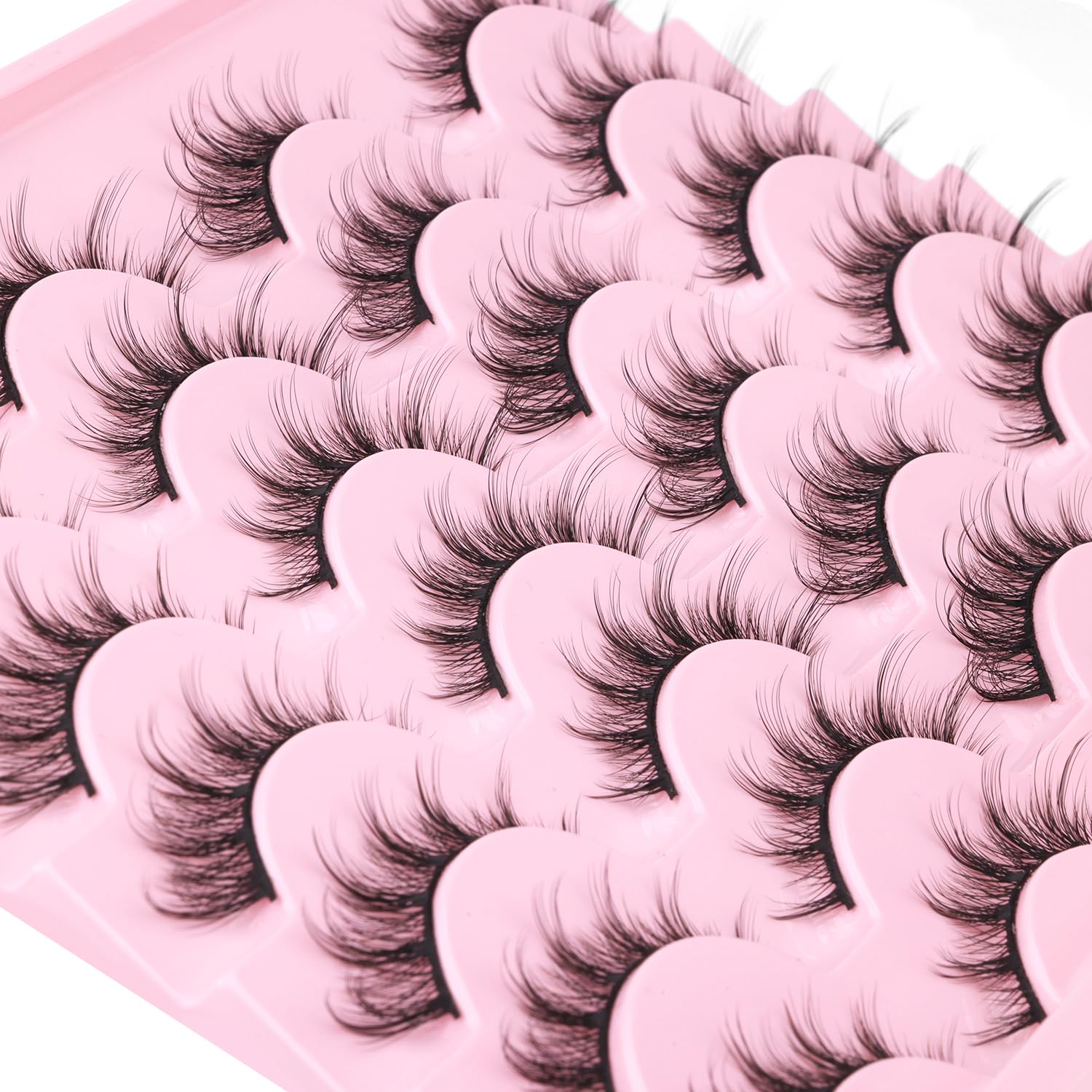 Kiromiro soft cotton band lashes offer hypoallergenic, invisible comfort.