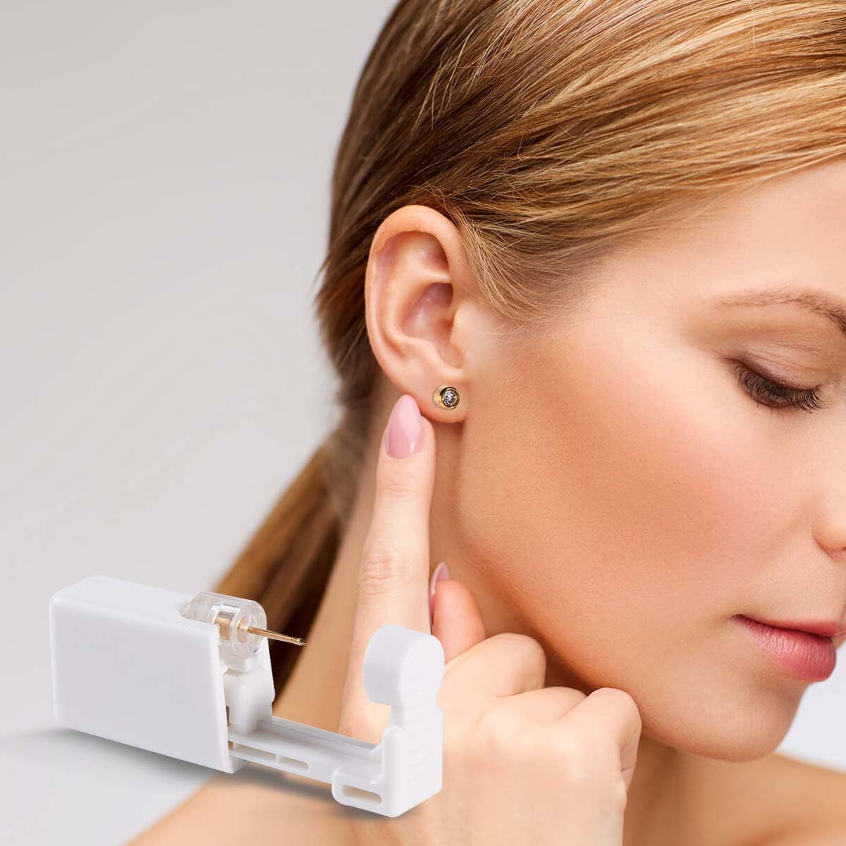 KISEER ear-nose piercing kit supports beginners and pros for at-home procedures.