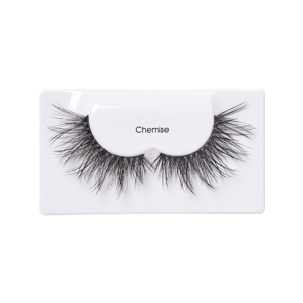 Kiss Lash Couture Halloween02 durable band designed for comfortable wear.