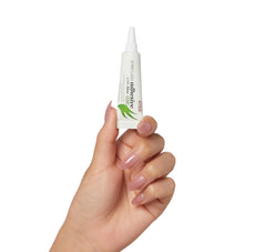 KISS latex containing lash adhesive with reliable hold