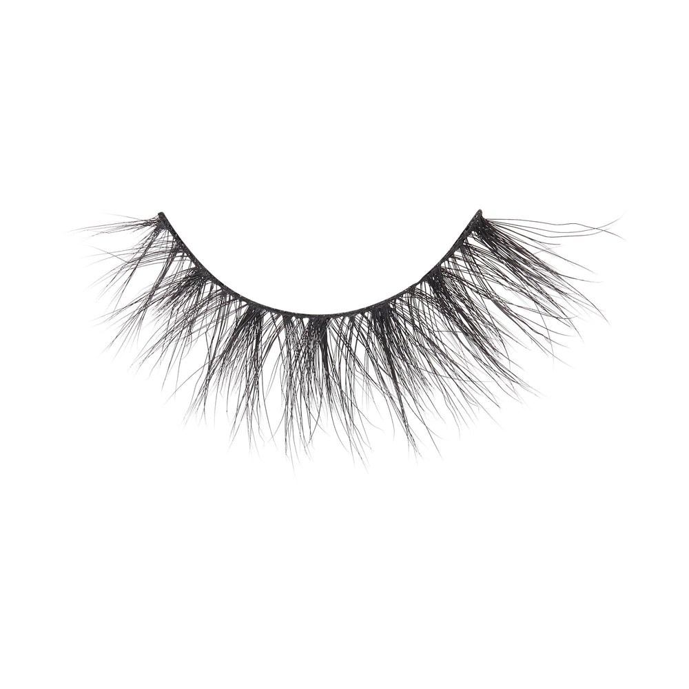 KISS Masterpiece easy-application line illustrates quick glam for busy mornings