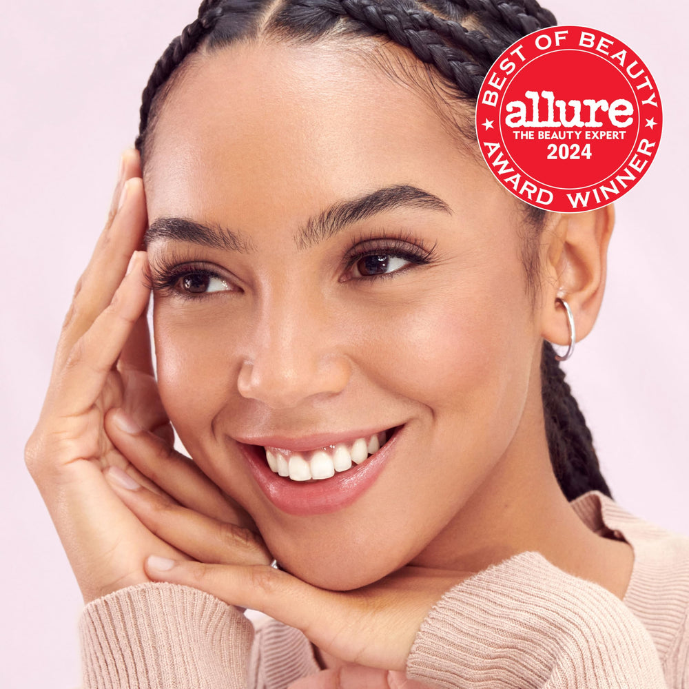 KISS Nude Blazer lash clusters closeup highlights feathered texture for everyday natural definition.