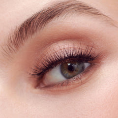 KISS Pearl Earring invisible band close-up for seamless blend and comfort.