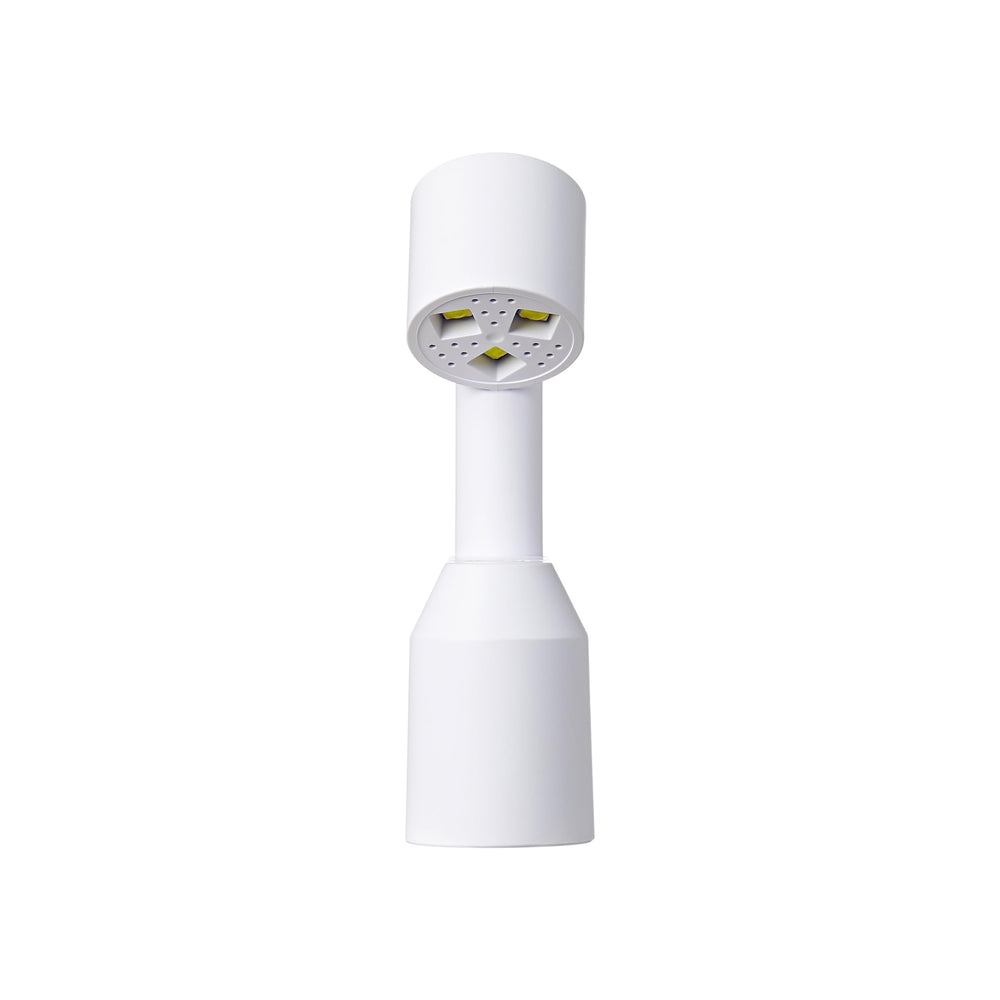 KISS Salon X-tend USB cable powers quick, clean curing sessions.