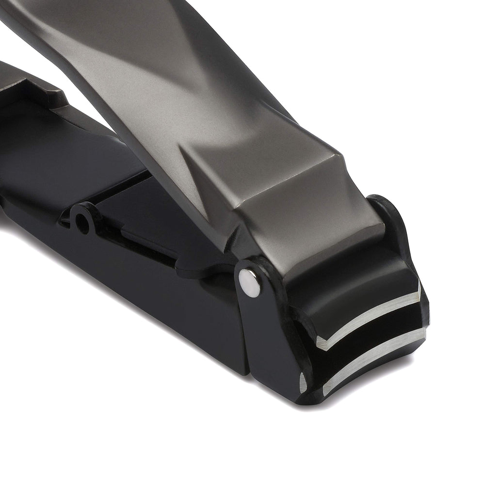KLIPP self-collecting tray keeps clippings contained during grooming at home.