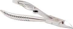 Kohm ingrown toenail clippers wide jaw opening shown cutting thick nails without cracks.