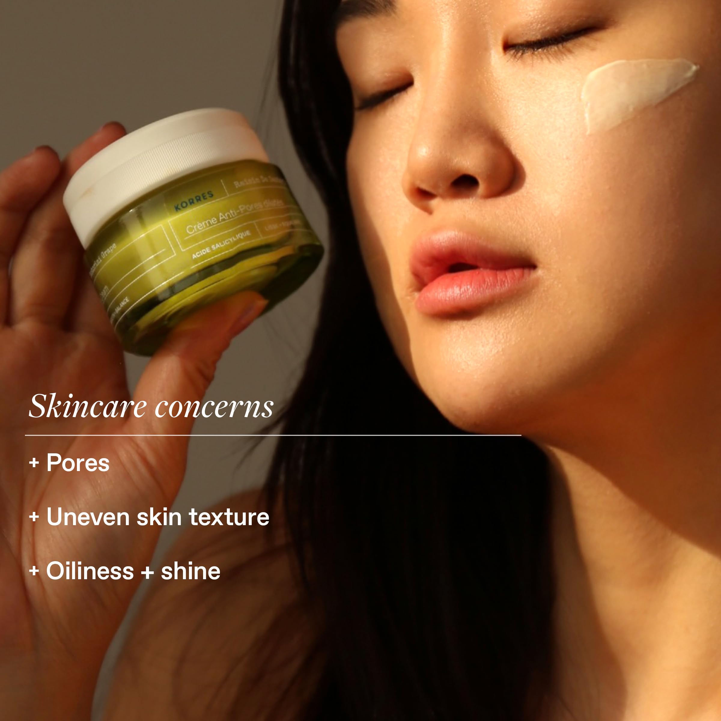 KORRES Santorini Grape poreless-application demonstrates daily use