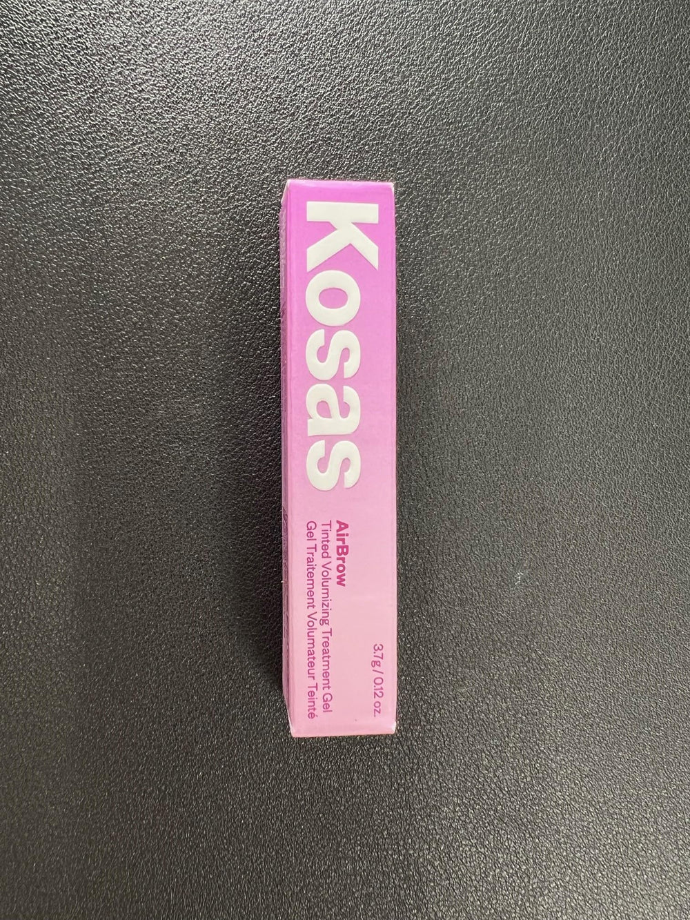 Kosas Air Brow Gel tono rubio miel para cejas definidas y aspecto natural.
