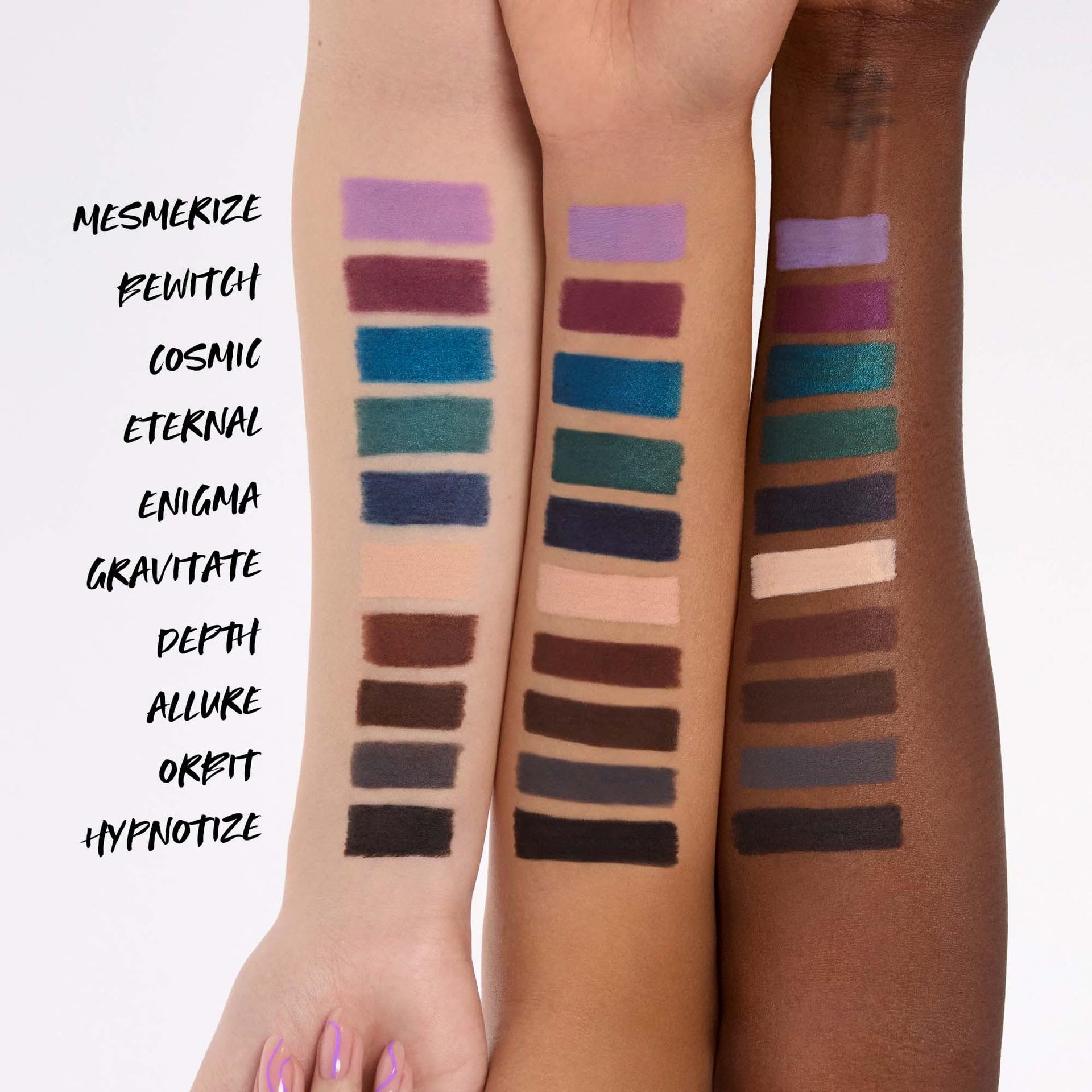 Kosas Soulgazer Depth compact, travel-friendly packaging for touch-ups.