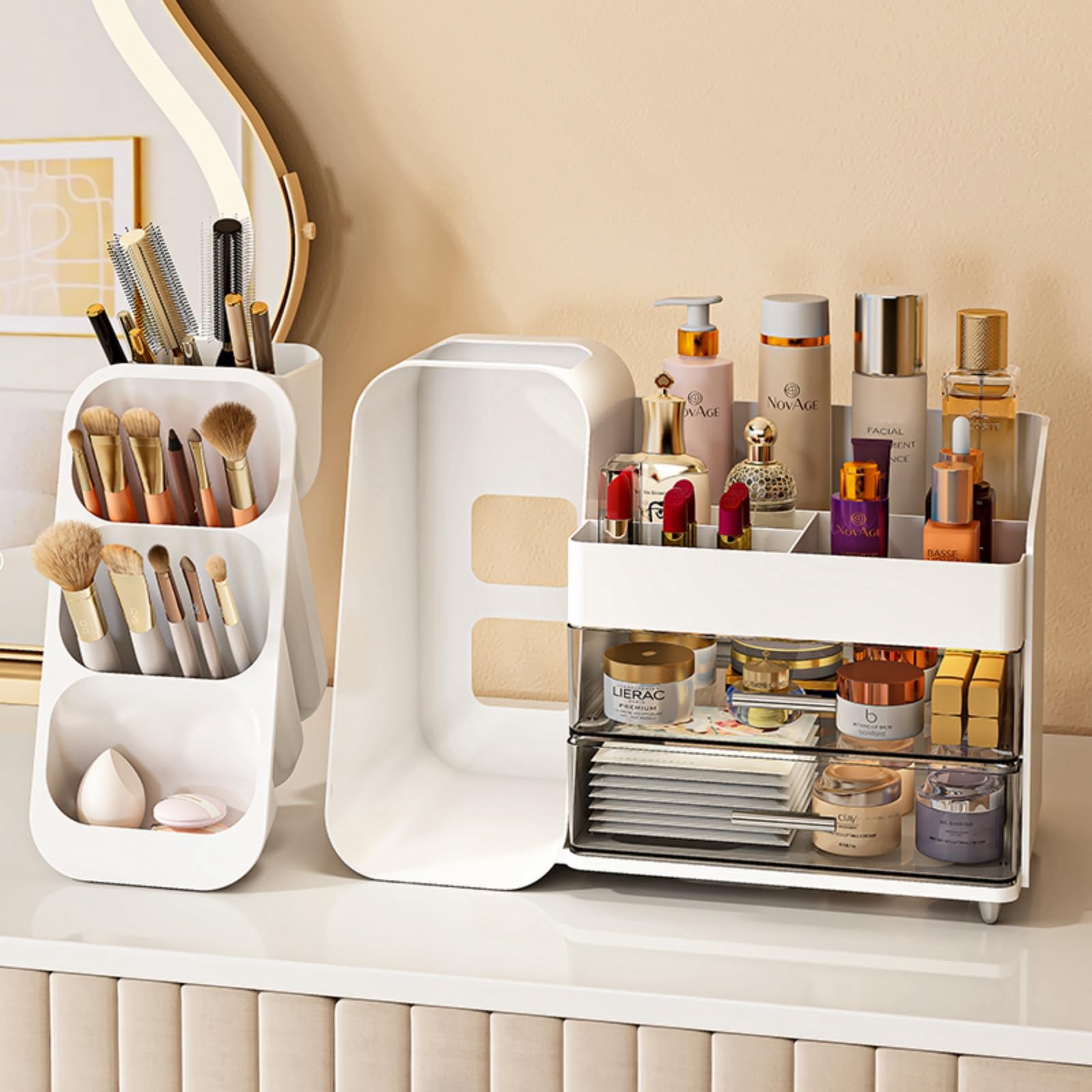 KQJS makeup organizer brushes and lipsticks within easy reach.