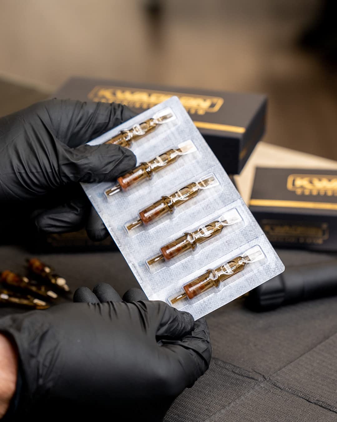 Kwadron disposable cartridges simplify setup and disposal after sessions.