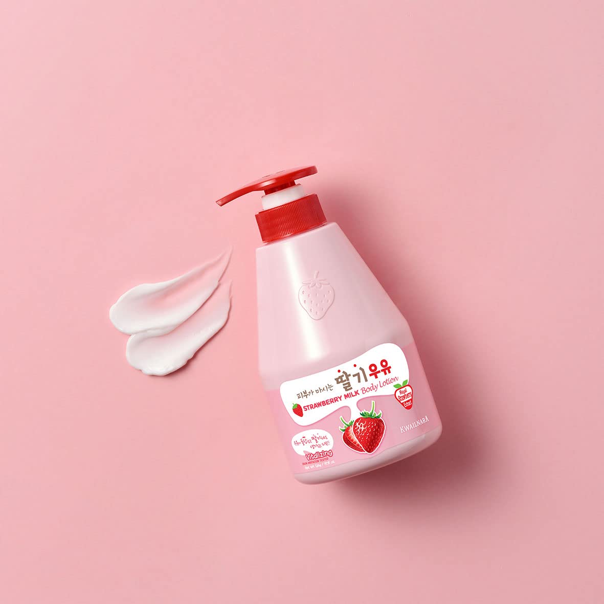 Kwailnara WELCOS Strawberry Milk Skin-nourishment closeup showcases rich hydration and creamy texture