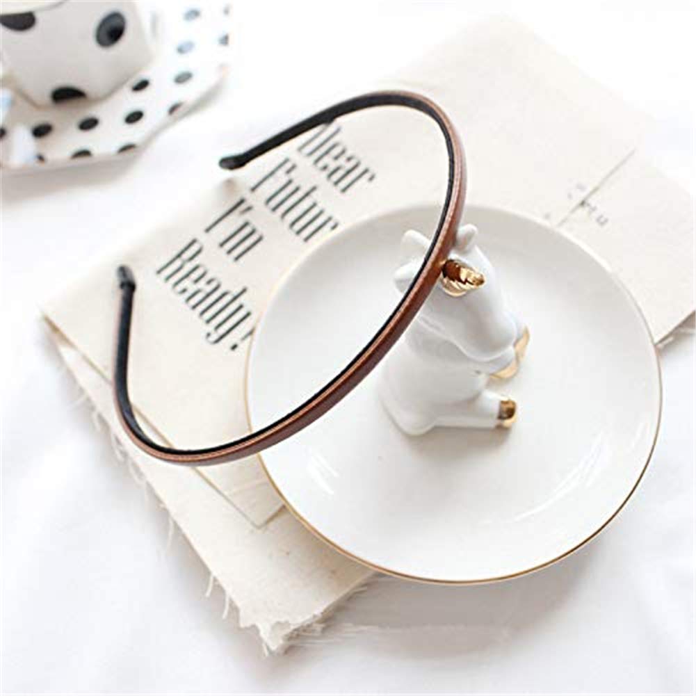Kydely bow-headband with simple loop clasp ensures secure wear