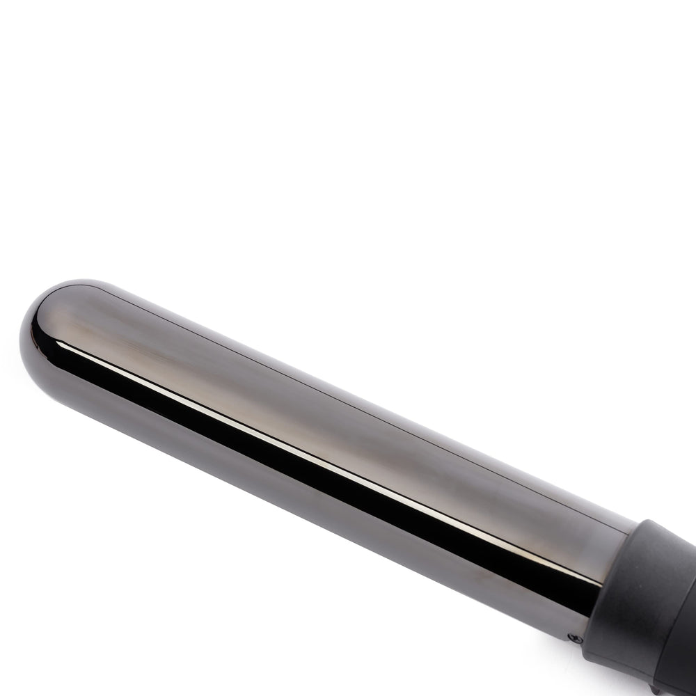L'ANGE Hair Le Curl 32mm features a 6-ft swivel cord for easy maneuvering during styling.