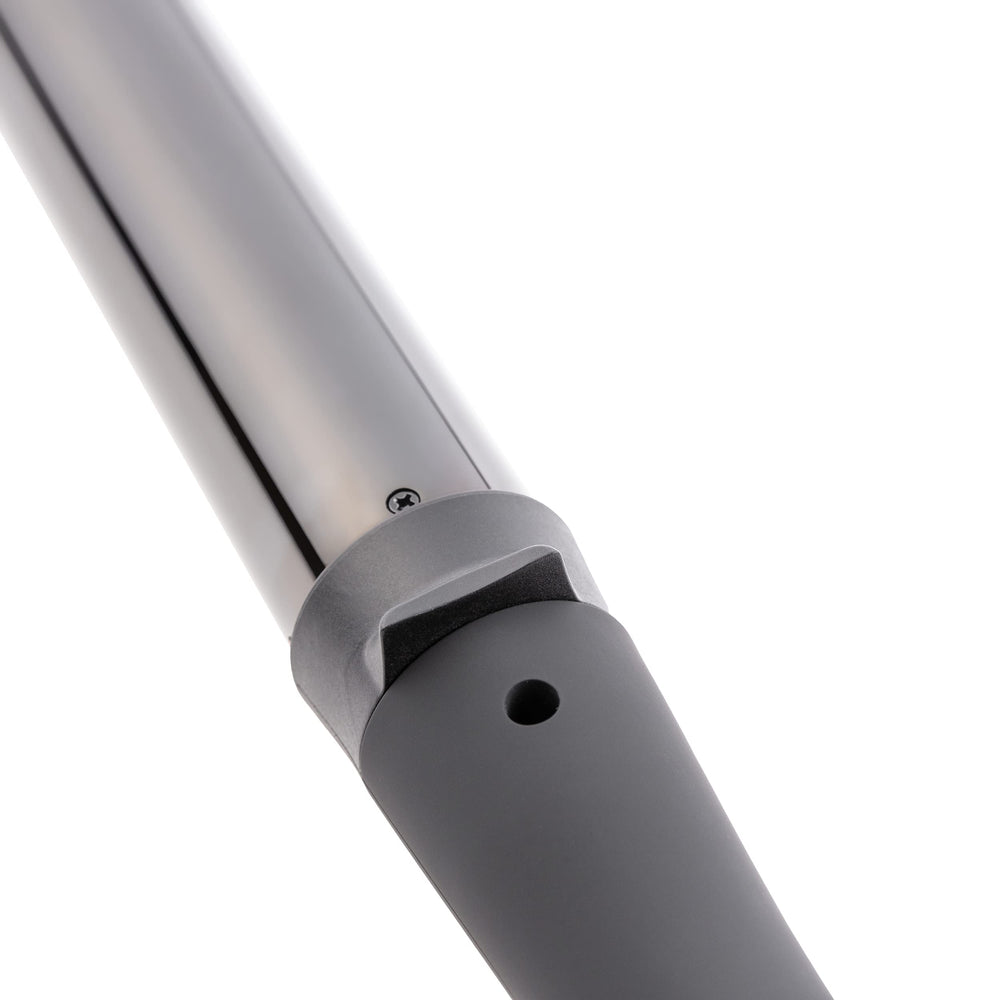 L'ANGE Hair Le Curl 32mm clip-free design minimizes snag and facilitates smooth passes.